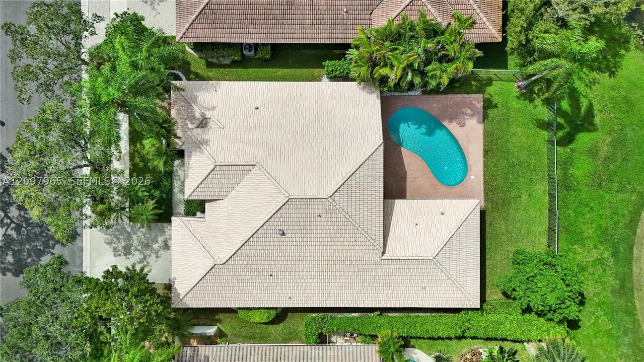 Real estate property located at 2649 Miller Ct, Broward, Sector 7 South-parcel 1, Weston, FL