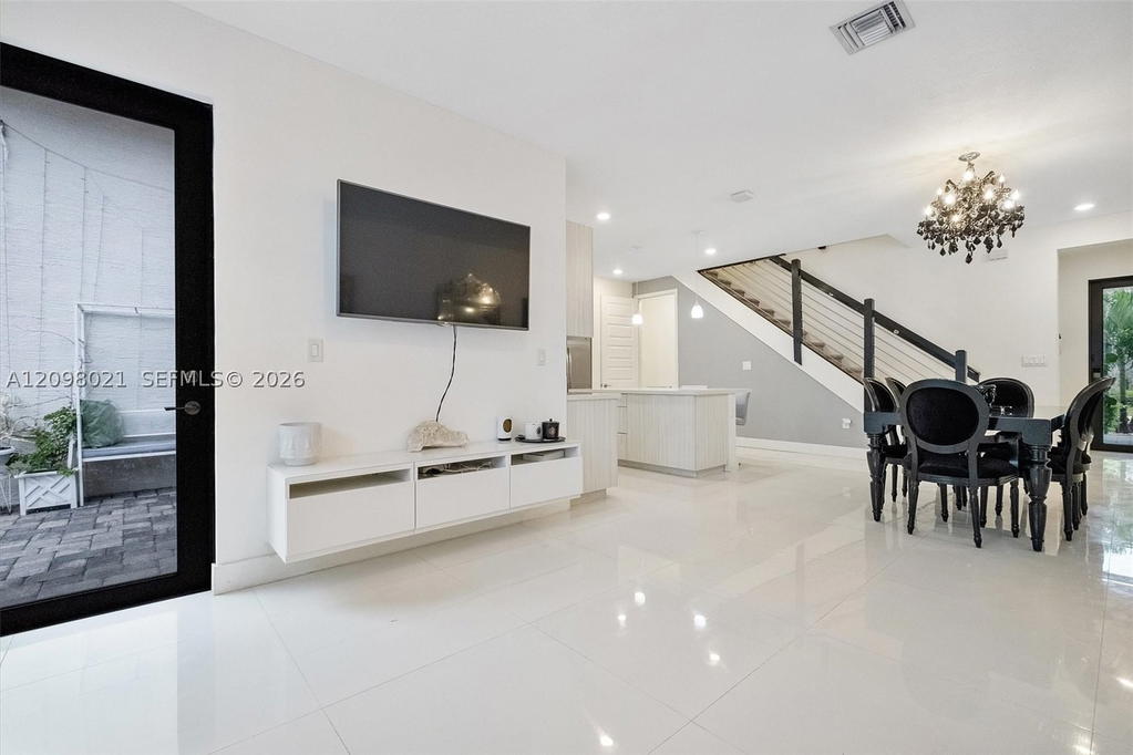 Real estate property located at 8110 104th Ct, Miami-dade, Grand Bay South Townhomes, Doral, FL