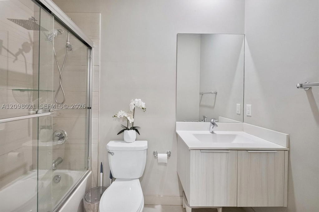 Real estate property located at 8110 104th Ct, Miami-dade, Grand Bay South Townhomes, Doral, FL
