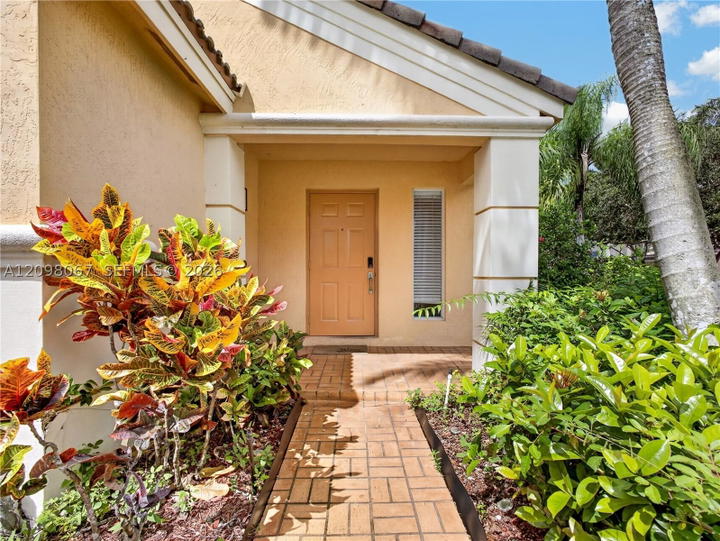 Real estate property located at 1509 Sunset Way, Broward, Sector 2- Parcels 21b 22, Weston, FL