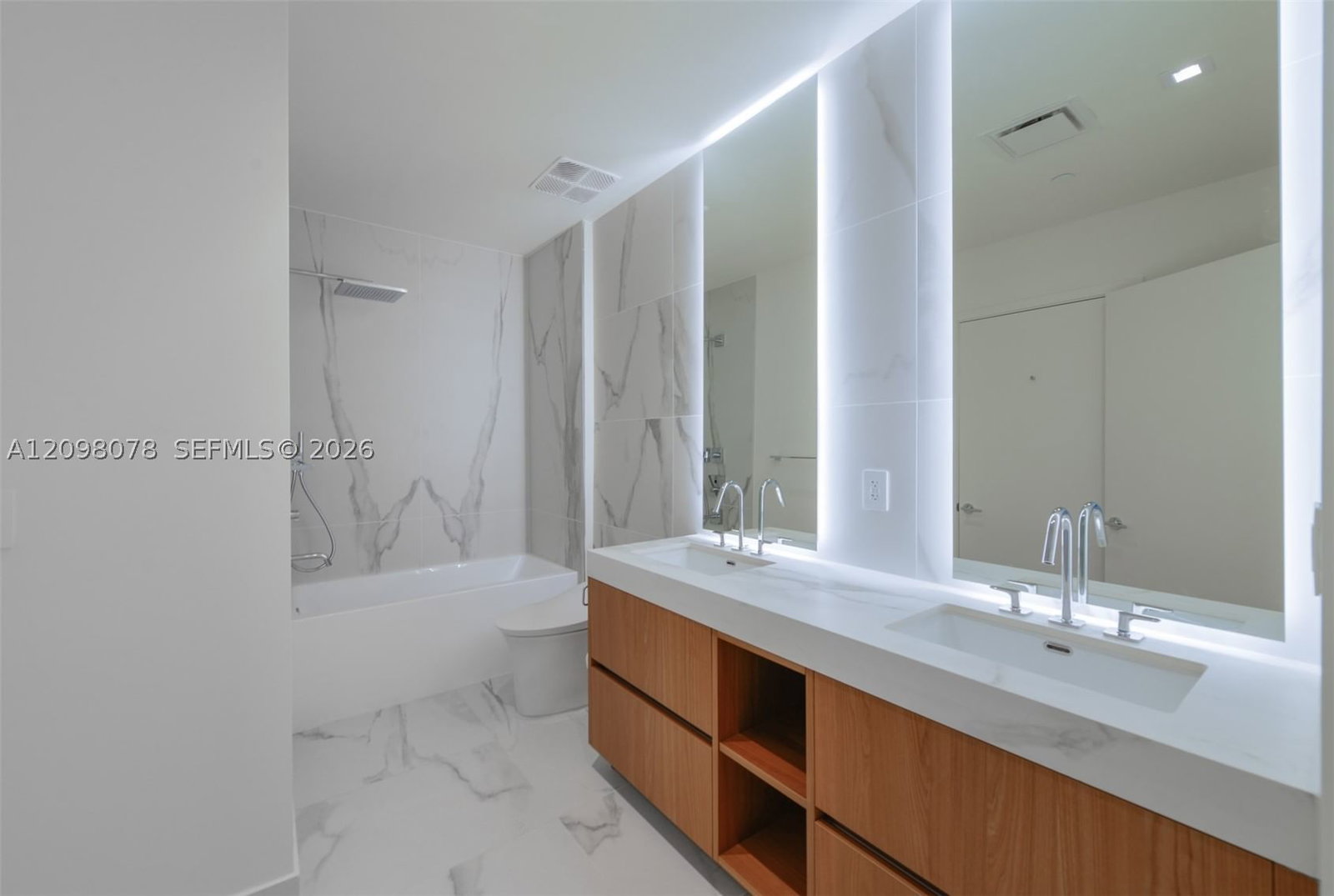 Real estate property located at 1400 Biscayne Blvd #2207, Miami-dade, Cassa Bella, Miami, FL