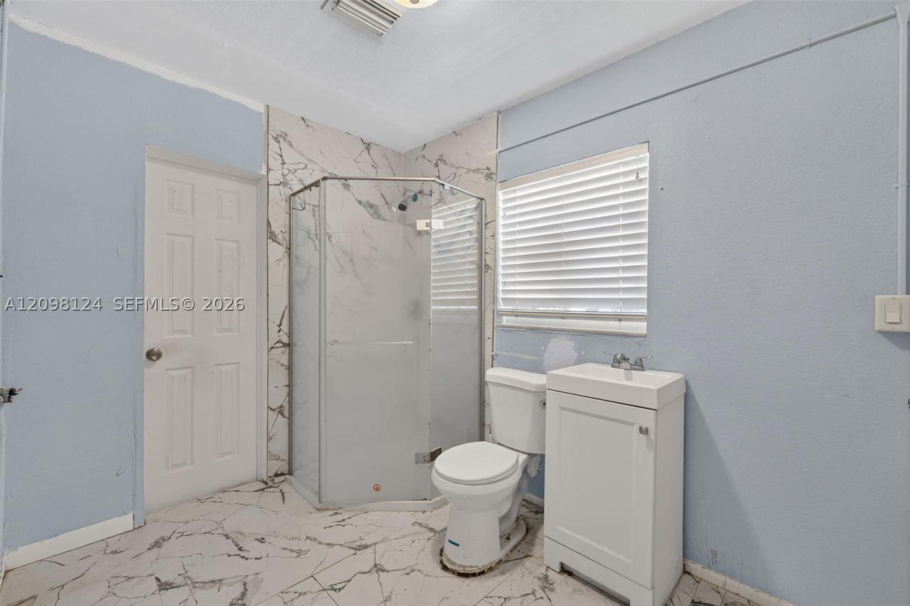 Real estate property located at 1301 45th St, Broward, Twin Lakes Resub Of Blks, Fort Lauderdale, FL