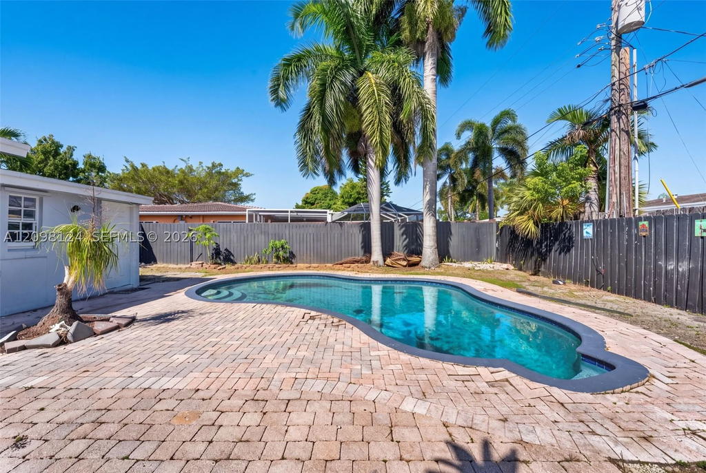 Real estate property located at 1301 45th St, Broward, Twin Lakes Resub Of Blks, Fort Lauderdale, FL