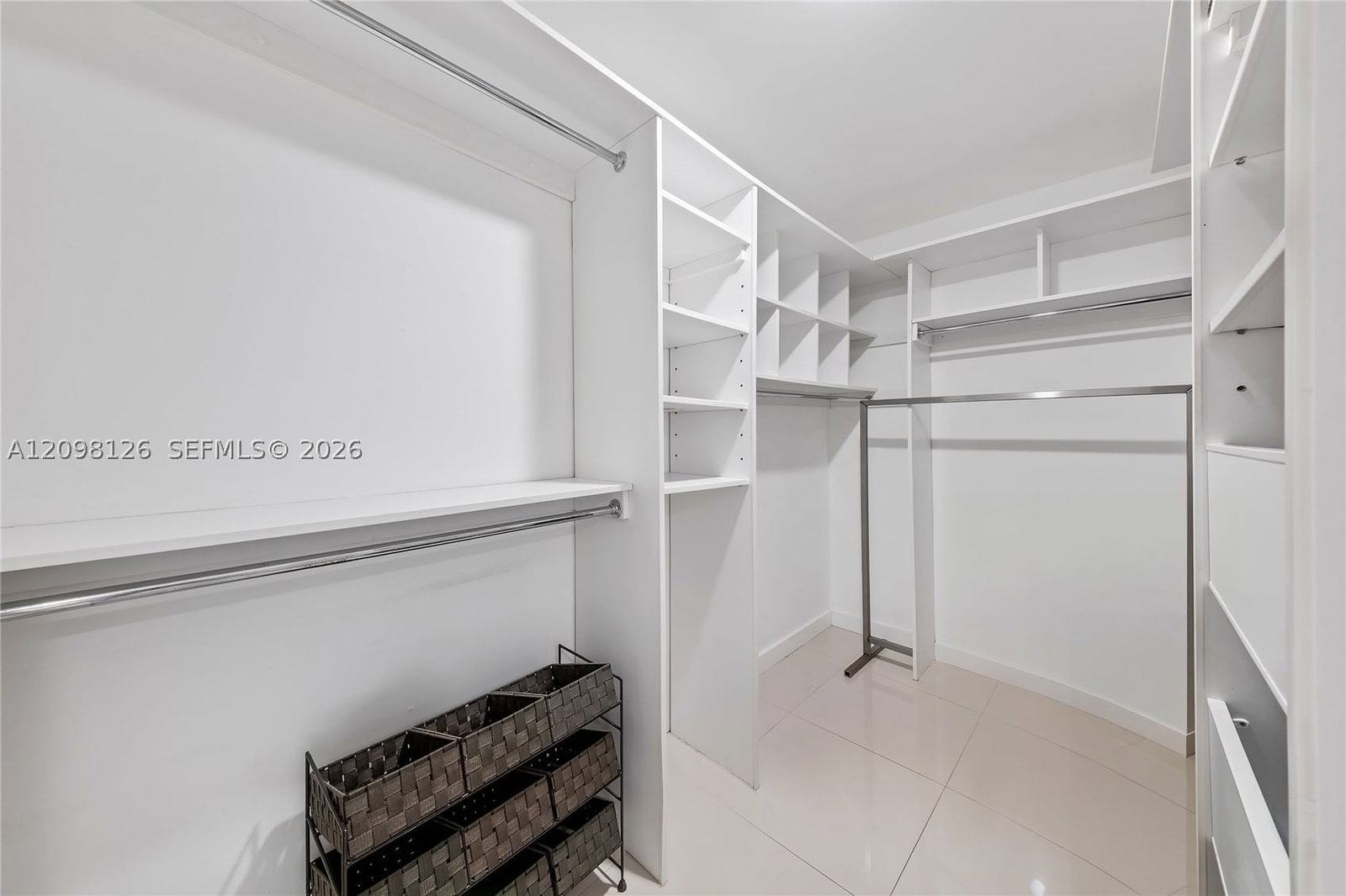 Real estate property located at 1000 Quayside Ter #1103, Miami-dade, Towers Of Quayside Condo, Miami, FL
