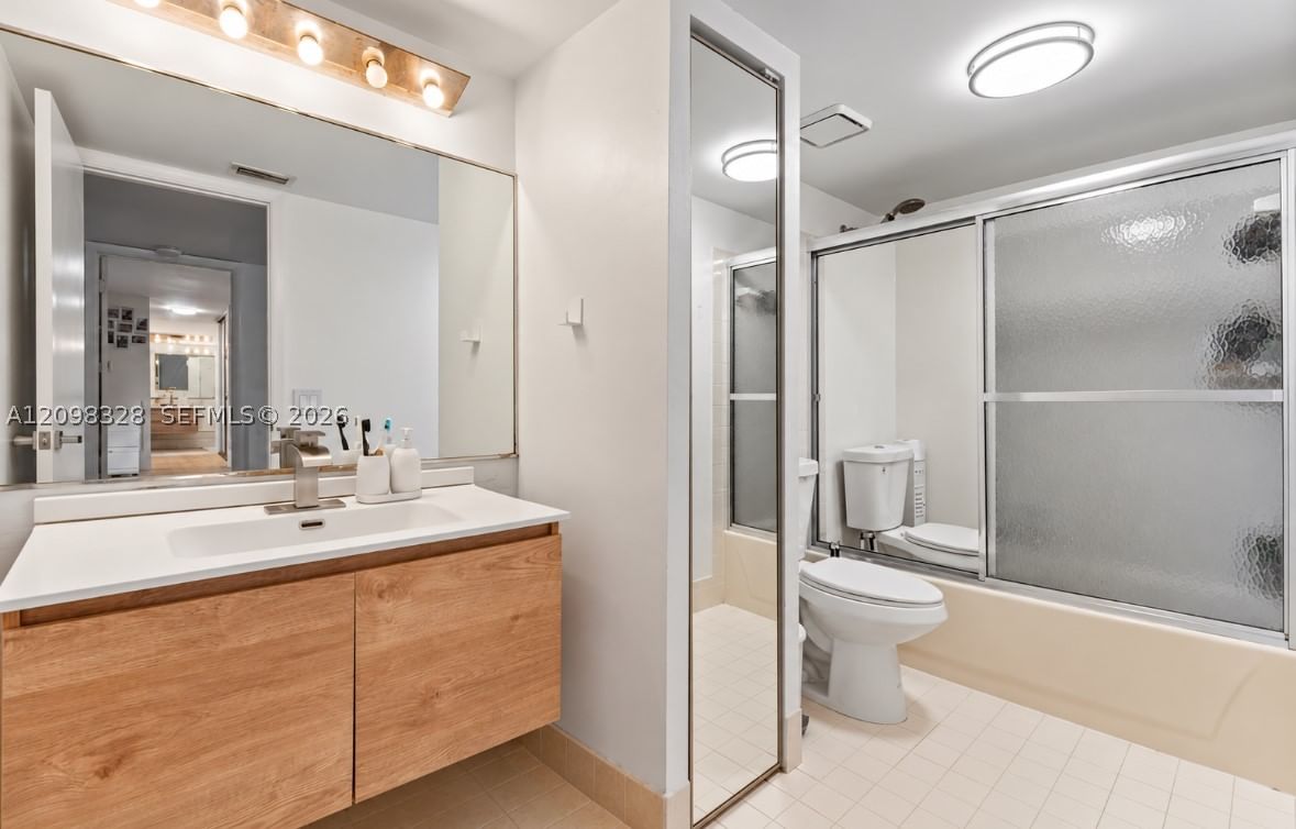 Real estate property located at 806 119th Way, Broward, Lake Pine Village, Davie, FL