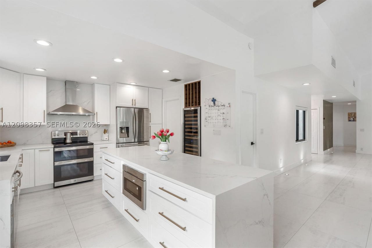 Real estate property located at 11020 5th Ct, Broward, Cypress Glen, Coral Springs, FL