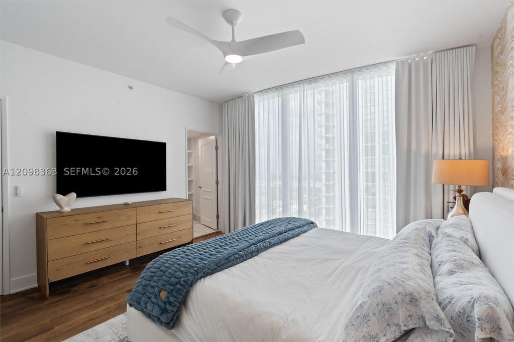 Real estate property located at 333 Las Olas Way #3802, Broward, Las Olas River House Cond, Fort Lauderdale, FL