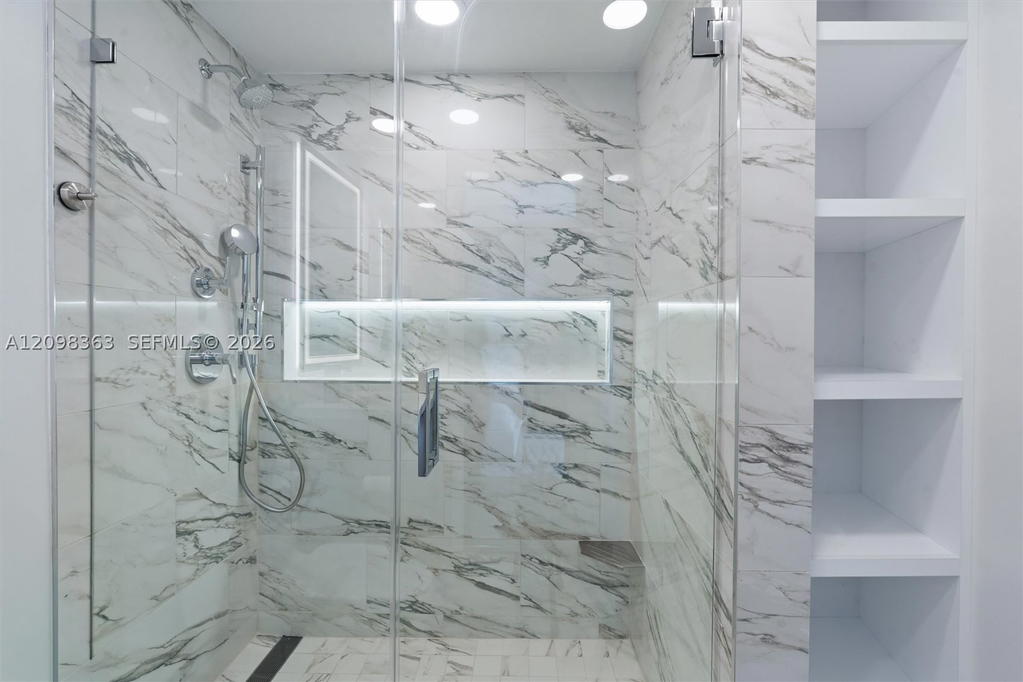 Real estate property located at 333 Las Olas Way #3802, Broward, Las Olas River House Cond, Fort Lauderdale, FL