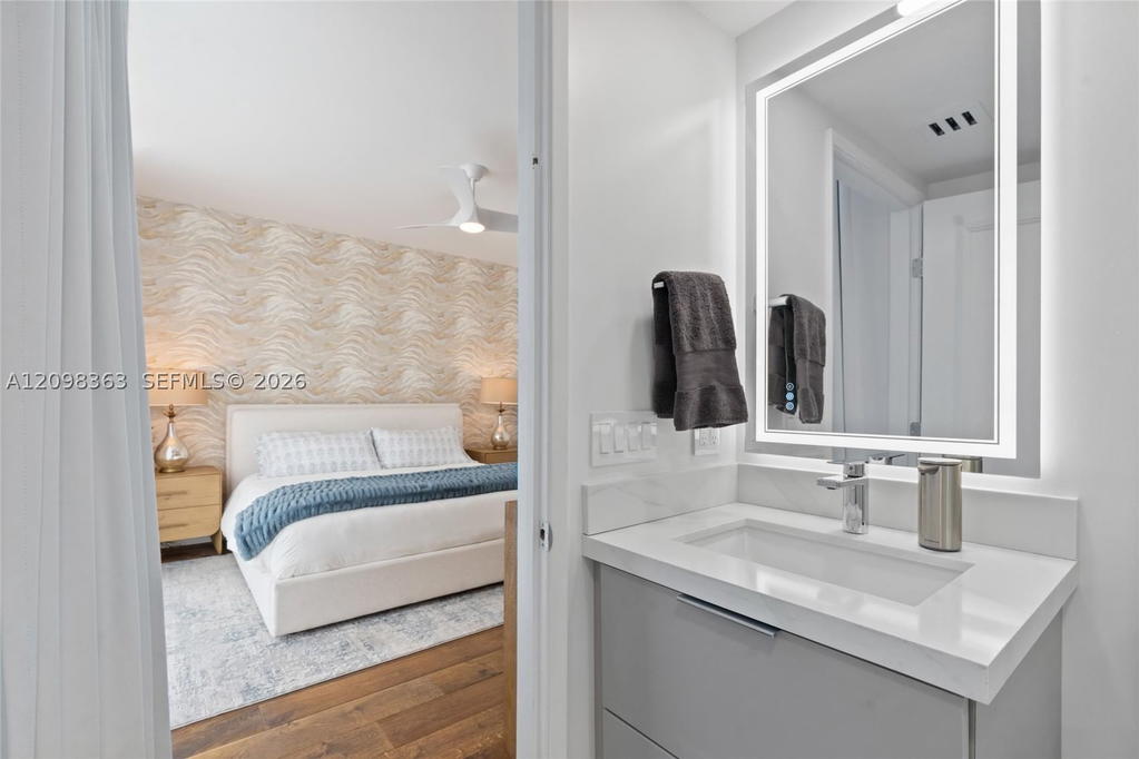 Real estate property located at 333 Las Olas Way #3802, Broward, Las Olas River House Cond, Fort Lauderdale, FL