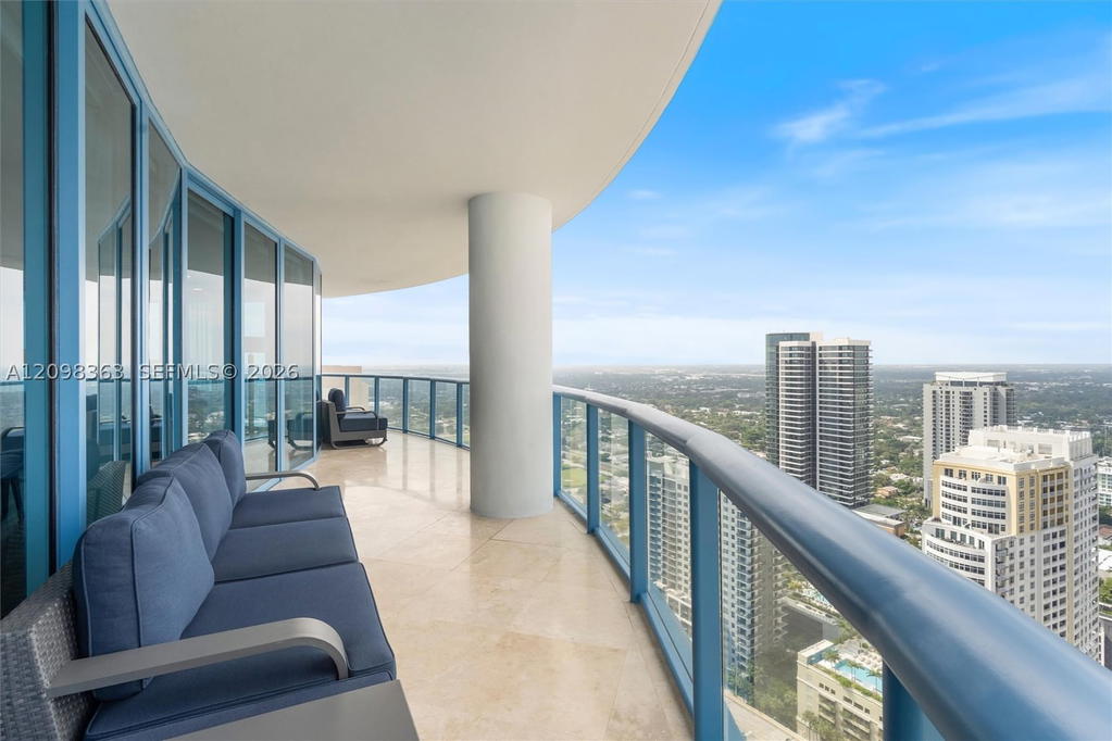 Real estate property located at 333 Las Olas Way #3802, Broward, Las Olas River House Cond, Fort Lauderdale, FL