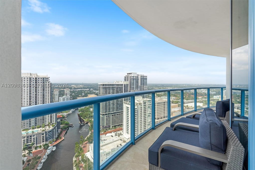 Real estate property located at 333 Las Olas Way #3802, Broward, Las Olas River House Cond, Fort Lauderdale, FL