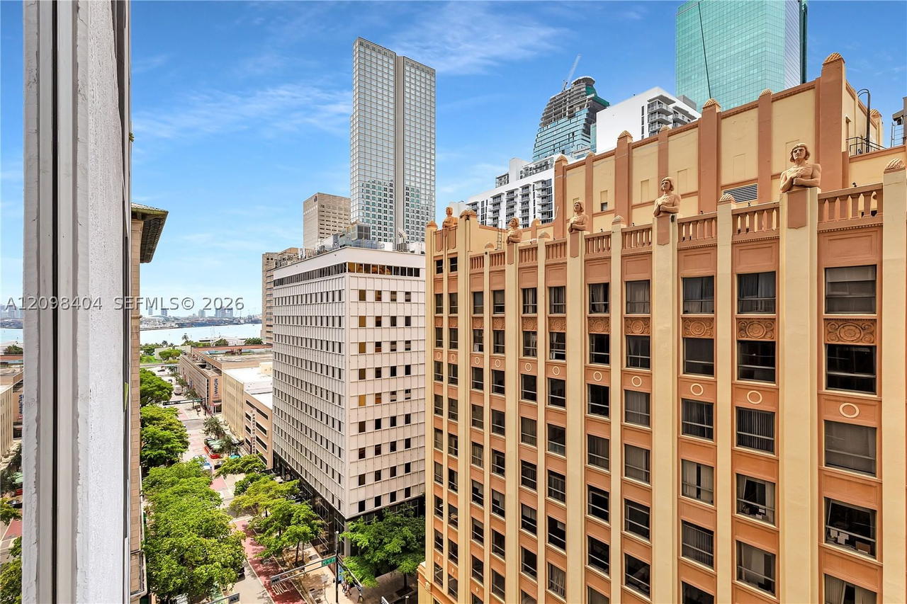 Real estate property located at 151 1st St #1107, Miami-dade, Centro Condo, Miami, FL