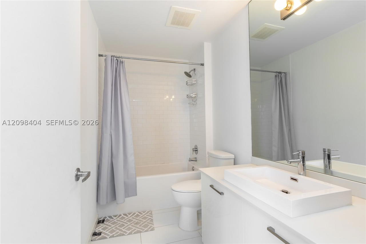 Real estate property located at 151 1st St #1107, Miami-dade, Centro Condo, Miami, FL