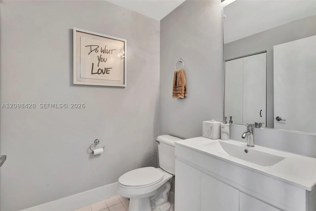 Real estate property located at 888 Biscayne Blvd #411, Miami-dade, Marinablue Condo, Miami, FL
