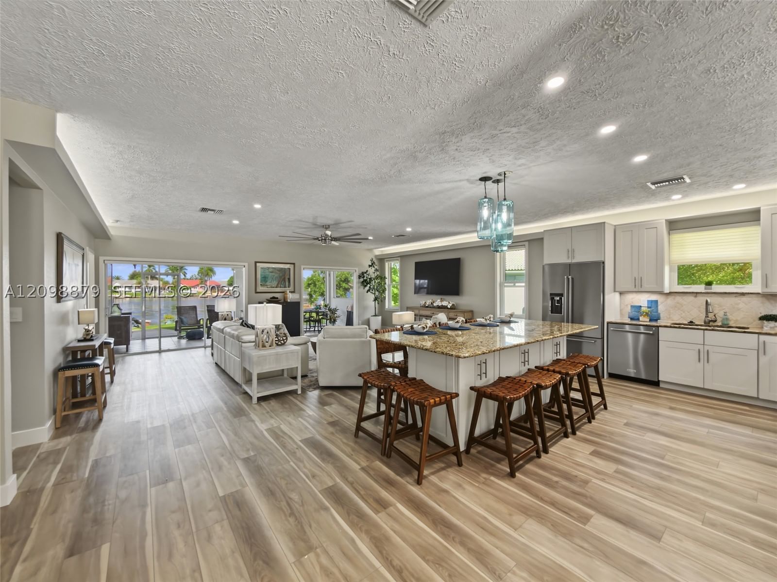 Real estate property located at 111 NEWPORT CAY, Collier, Port Of The Islands Ph 1, Naples, FL