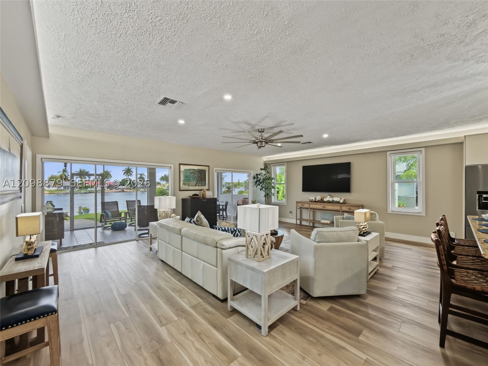 Real estate property located at 111 NEWPORT CAY, Collier, Port Of The Islands Ph 1, Naples, FL
