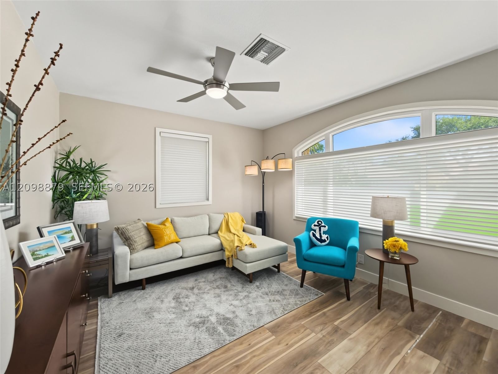 Real estate property located at 111 NEWPORT CAY, Collier, Port Of The Islands Ph 1, Naples, FL