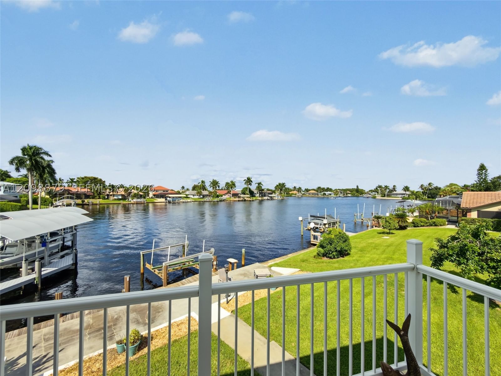 Real estate property located at 111 NEWPORT CAY, Collier, Port Of The Islands Ph 1, Naples, FL