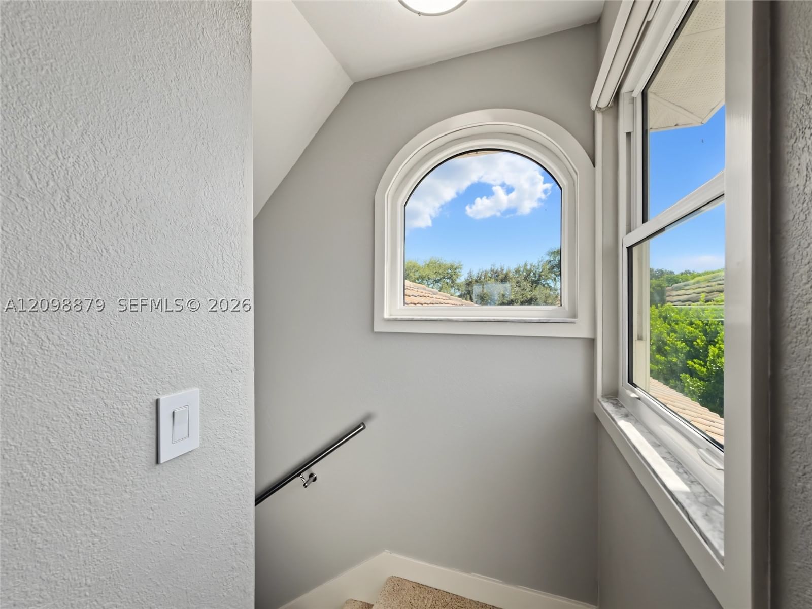 Real estate property located at 111 NEWPORT CAY, Collier, Port Of The Islands Ph 1, Naples, FL