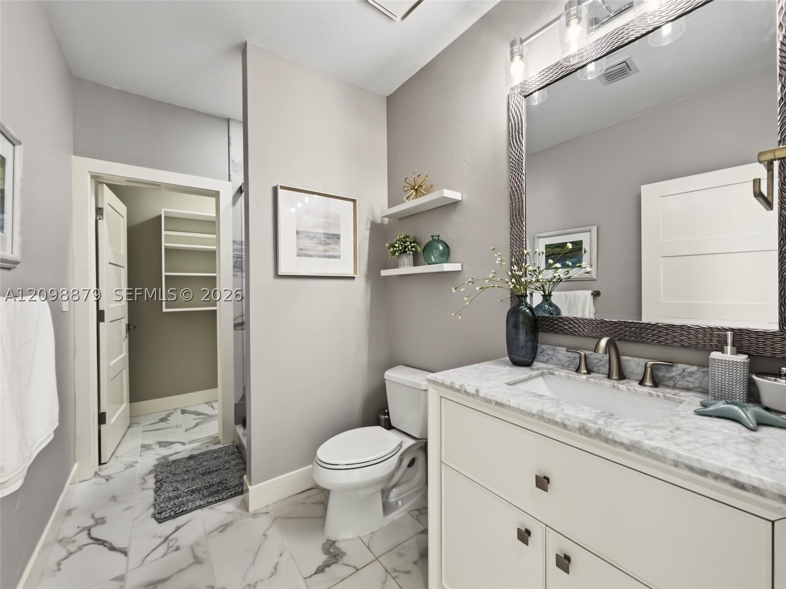 Real estate property located at 111 NEWPORT CAY, Collier, Port Of The Islands Ph 1, Naples, FL