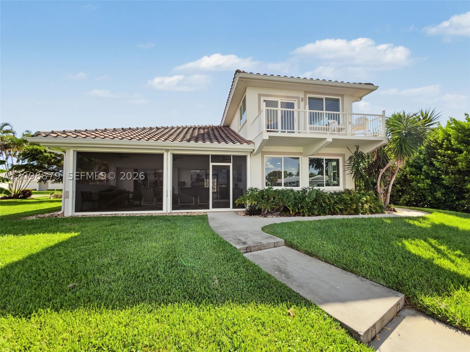 Real estate property located at 111 NEWPORT CAY, Collier, Port Of The Islands Ph 1, Naples, FL