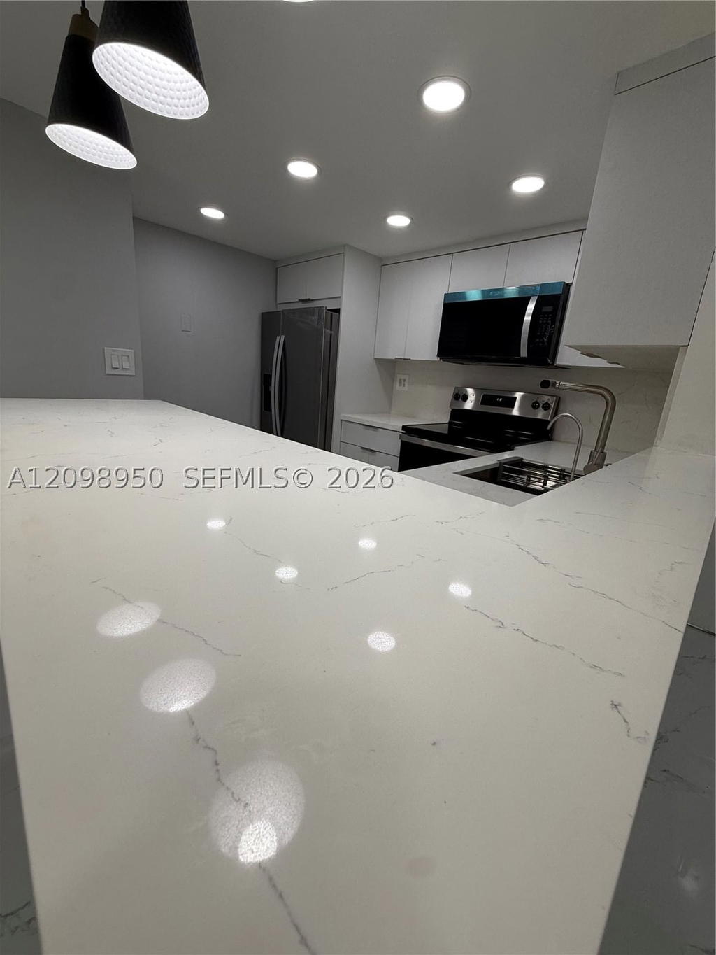 Real estate property located at 9937 Nob Hill Pl #1637, Broward, Villas De Venezia Condo, Sunrise, FL