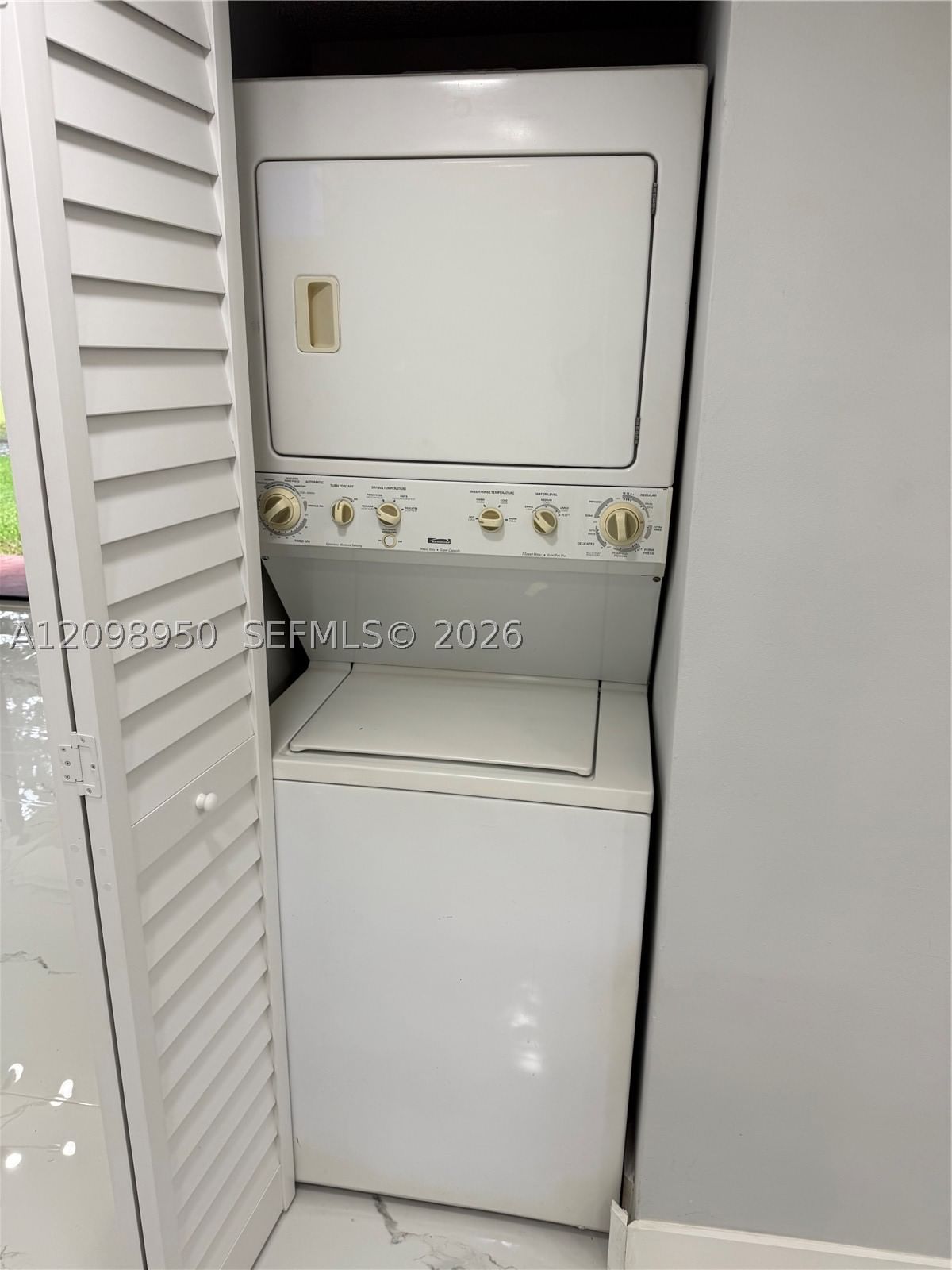 Real estate property located at 9937 Nob Hill Pl #1637, Broward, Villas De Venezia Condo, Sunrise, FL