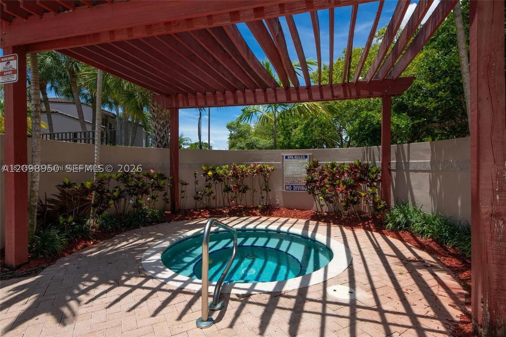 Real estate property located at 9937 Nob Hill Pl #1637, Broward, Villas De Venezia Condo, Sunrise, FL