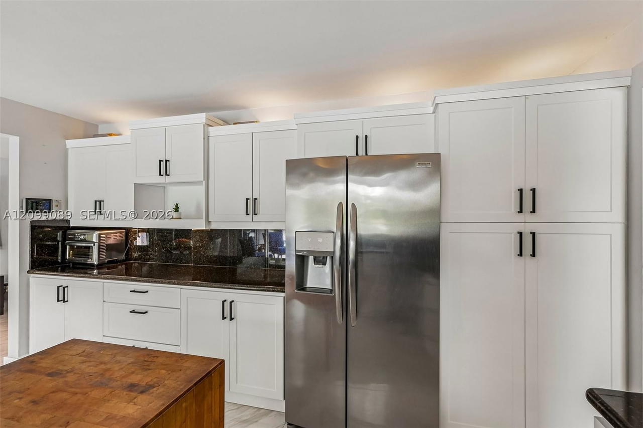 Real estate property located at 5821 Hawkes Bluff Ave, Broward, Hawkes Bluff, Davie, FL