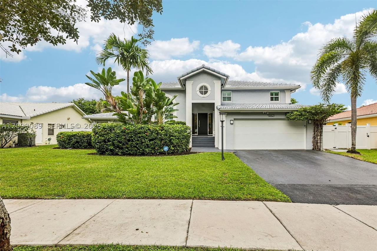 Real estate property located at 5821 Hawkes Bluff Ave, Broward, Hawkes Bluff, Davie, FL