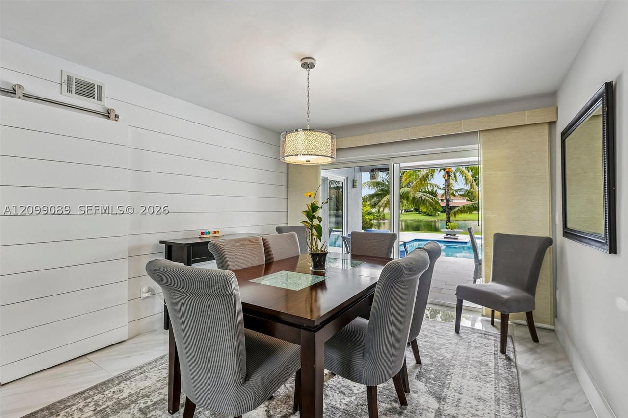 Real estate property located at 5821 Hawkes Bluff Ave, Broward, Hawkes Bluff, Davie, FL