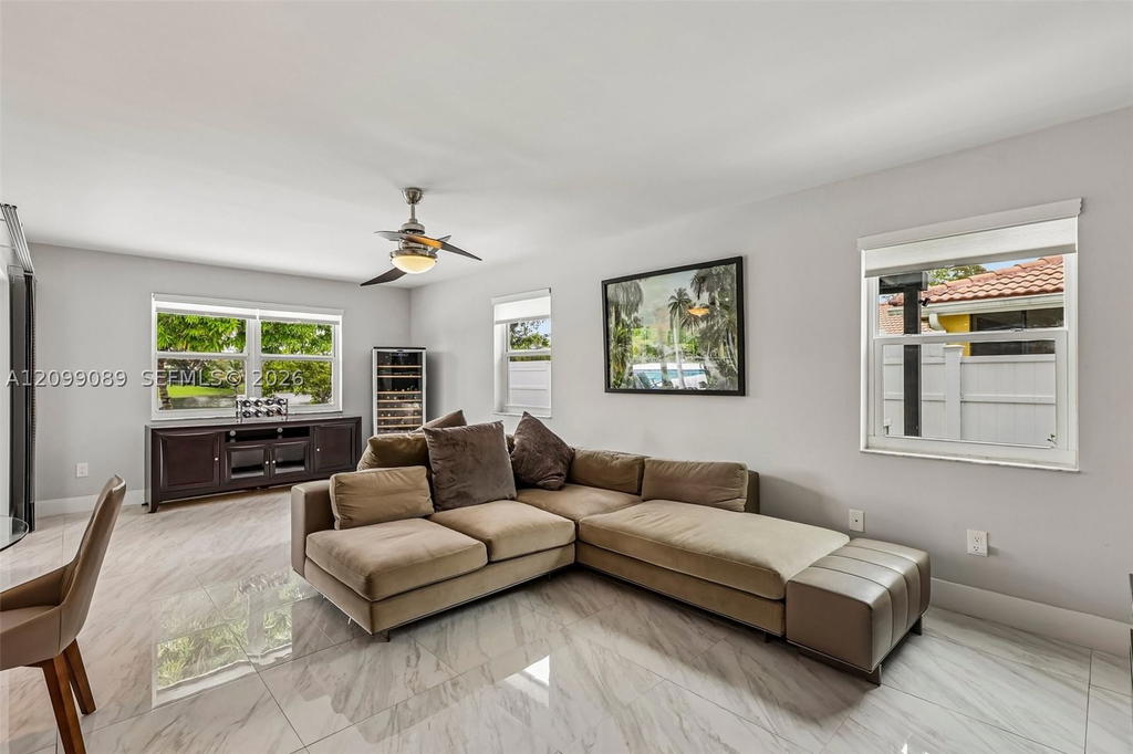 Real estate property located at 5821 Hawkes Bluff Ave, Broward, Hawkes Bluff, Davie, FL
