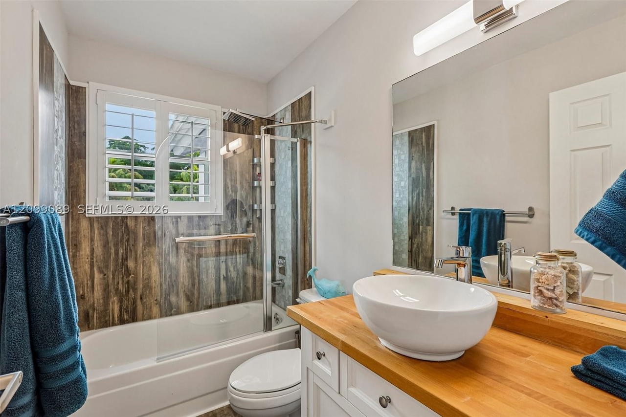 Real estate property located at 5821 Hawkes Bluff Ave, Broward, Hawkes Bluff, Davie, FL