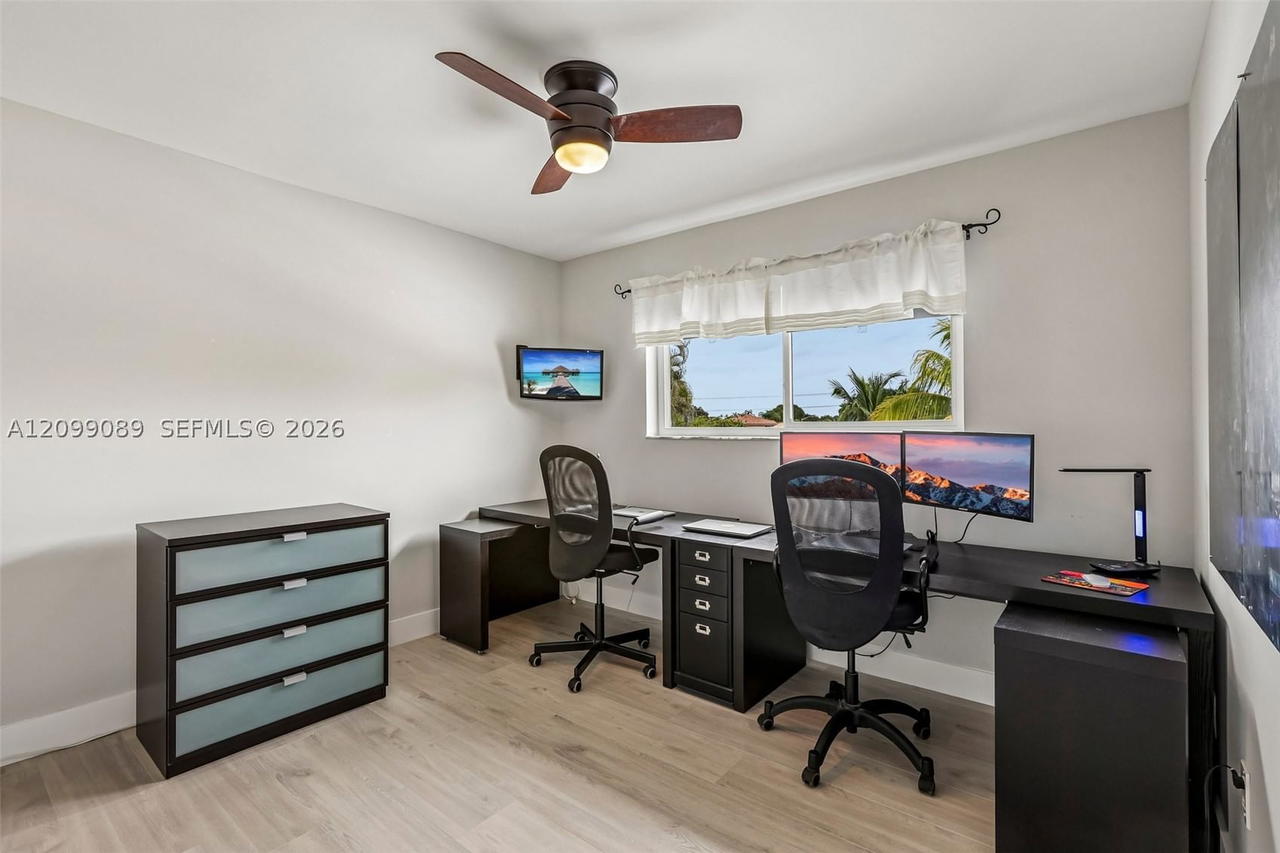 Real estate property located at 5821 Hawkes Bluff Ave, Broward, Hawkes Bluff, Davie, FL
