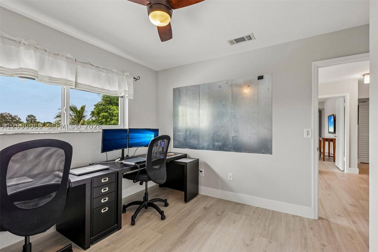 Real estate property located at 5821 Hawkes Bluff Ave, Broward, Hawkes Bluff, Davie, FL