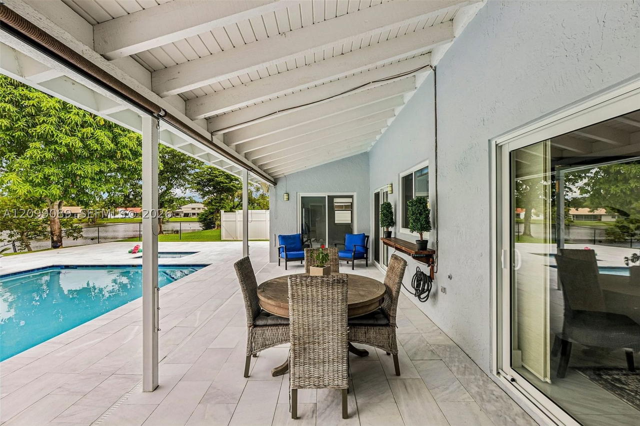 Real estate property located at 5821 Hawkes Bluff Ave, Broward, Hawkes Bluff, Davie, FL