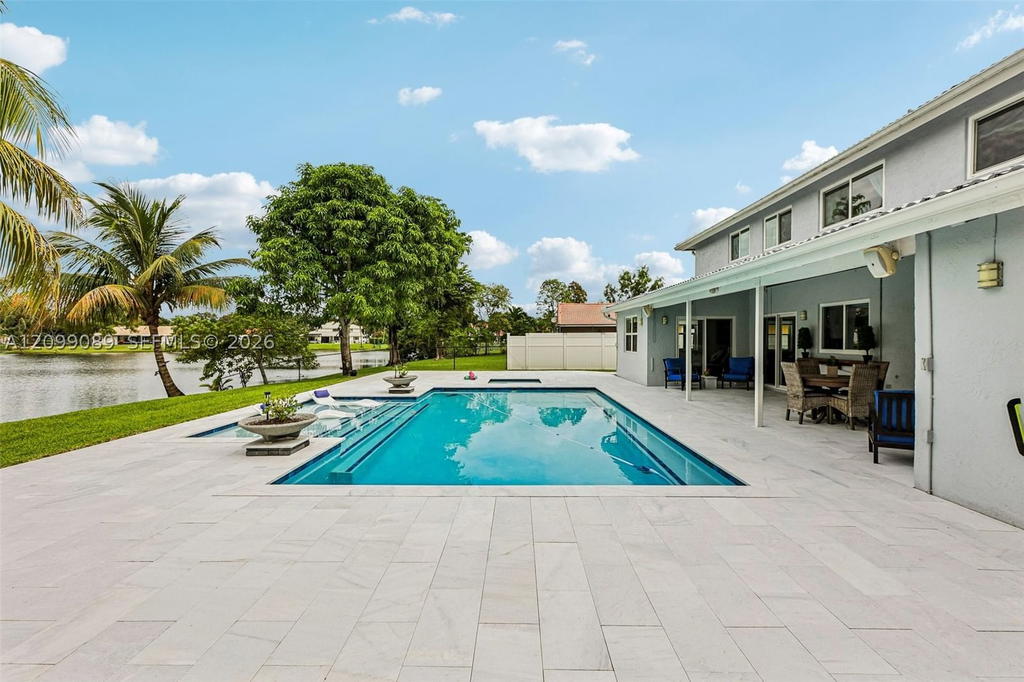 Real estate property located at 5821 Hawkes Bluff Ave, Broward, Hawkes Bluff, Davie, FL