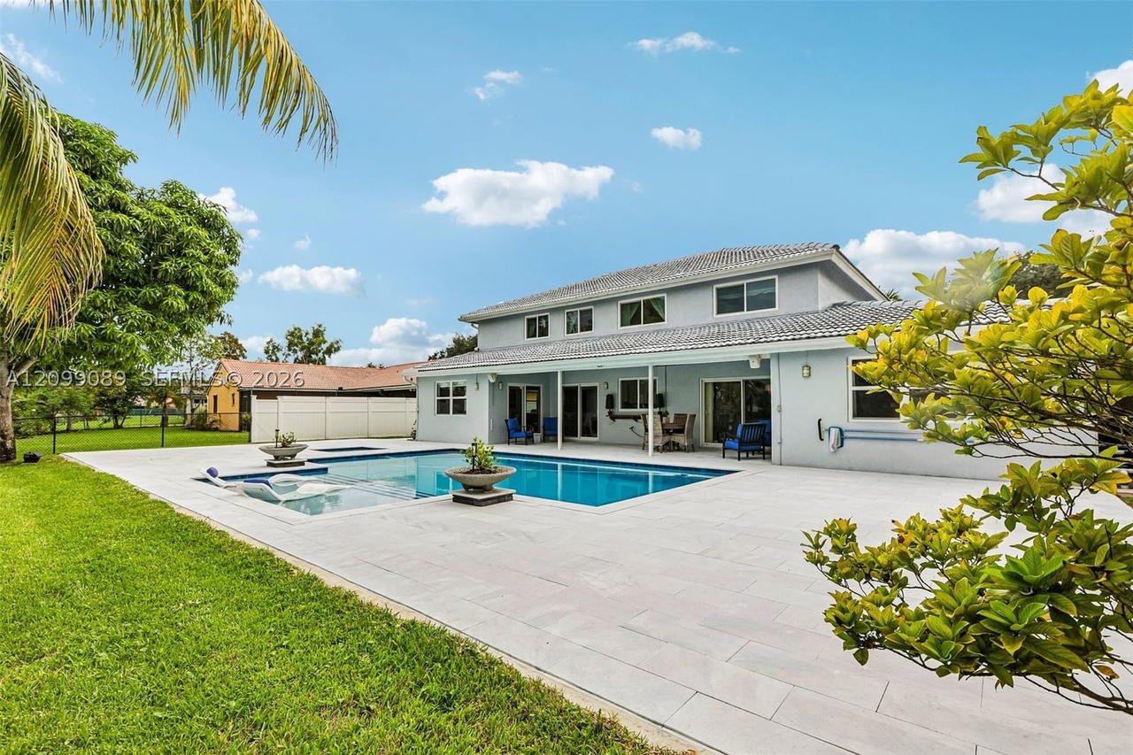 Real estate property located at 5821 Hawkes Bluff Ave, Broward, Hawkes Bluff, Davie, FL