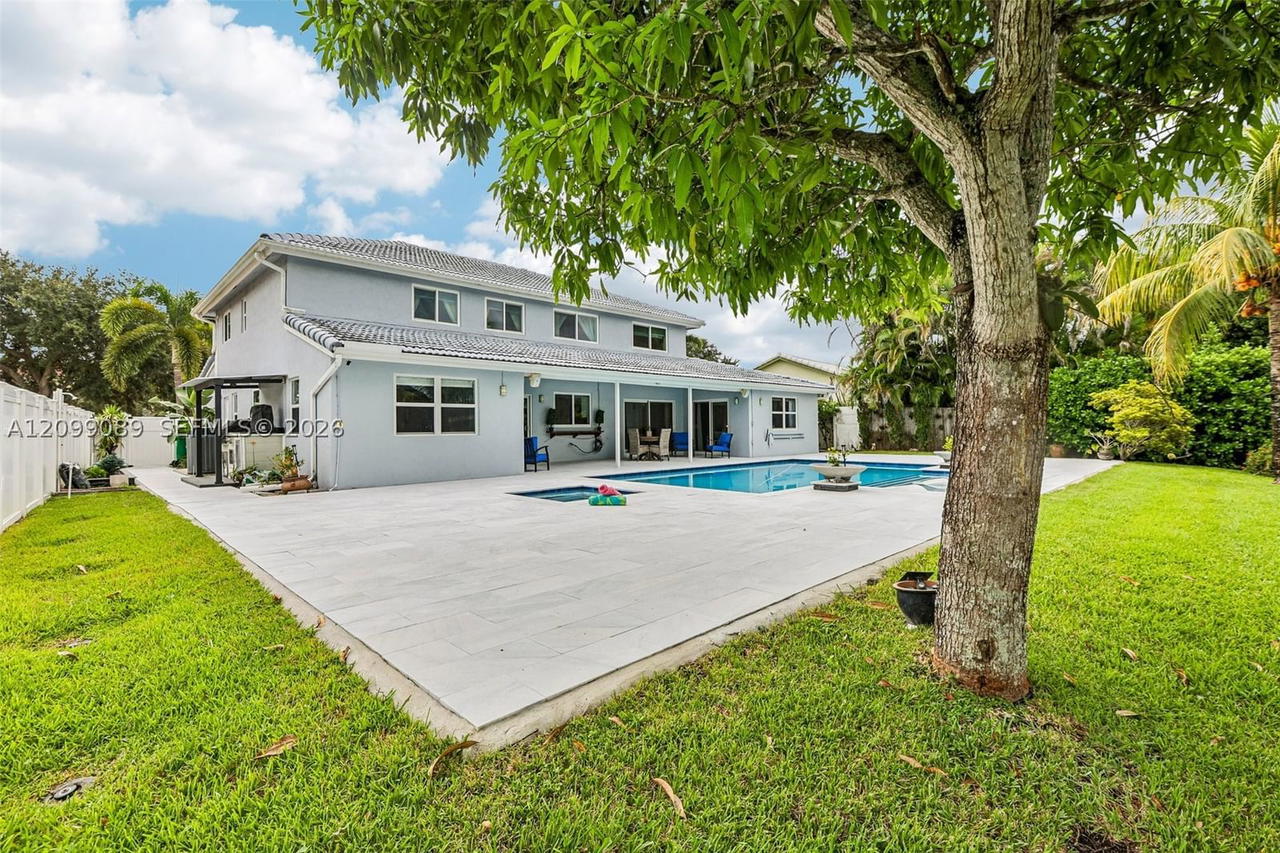 Real estate property located at 5821 Hawkes Bluff Ave, Broward, Hawkes Bluff, Davie, FL