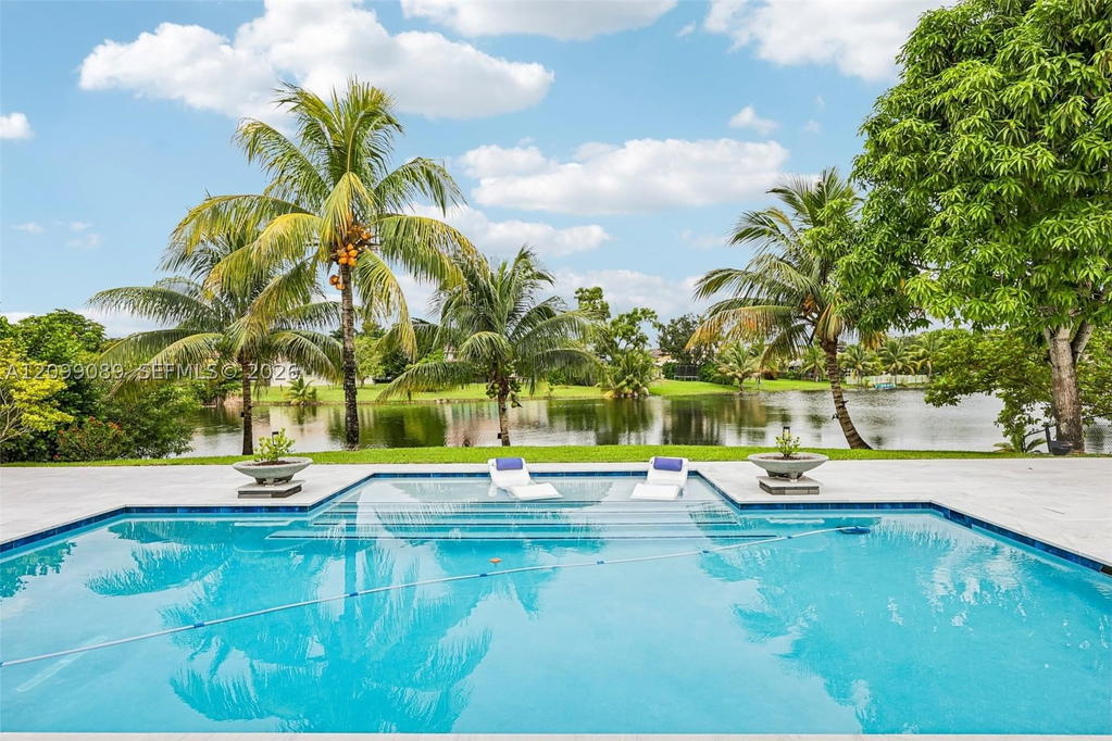 Real estate property located at 5821 Hawkes Bluff Ave, Broward, Hawkes Bluff, Davie, FL