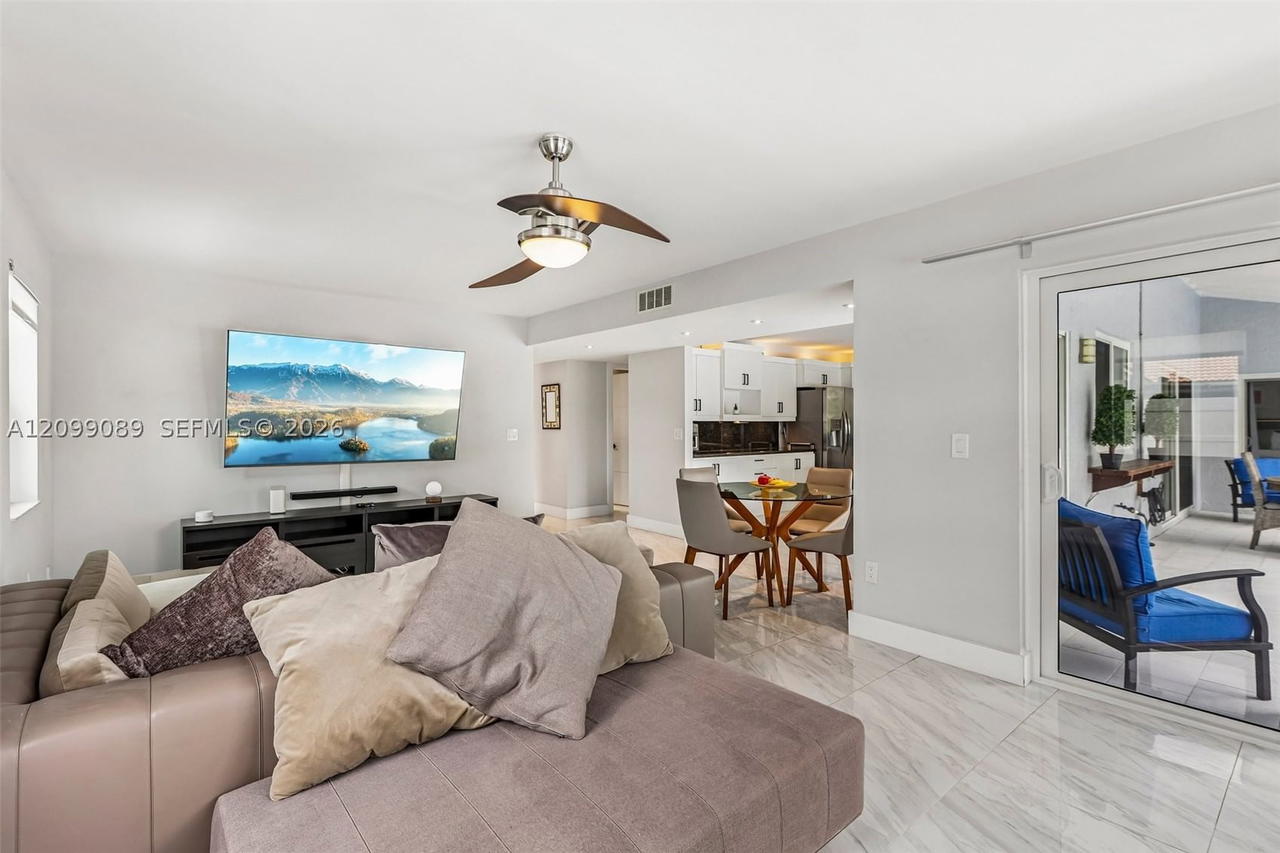Real estate property located at 5821 Hawkes Bluff Ave, Broward, Hawkes Bluff, Davie, FL