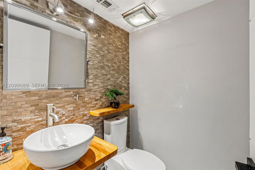 Real estate property located at 5821 Hawkes Bluff Ave, Broward, Hawkes Bluff, Davie, FL