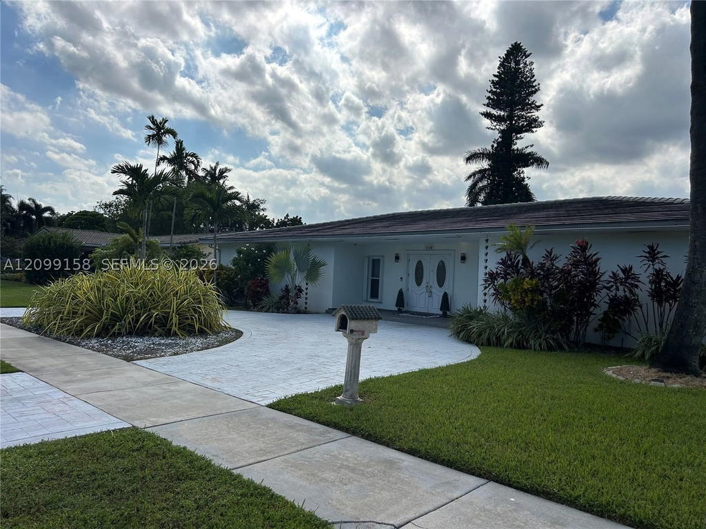 Real estate property located at 1490 Lenape Dr, Miami-dade, Fla Fruit Land Cos Sub, Miami Springs, FL