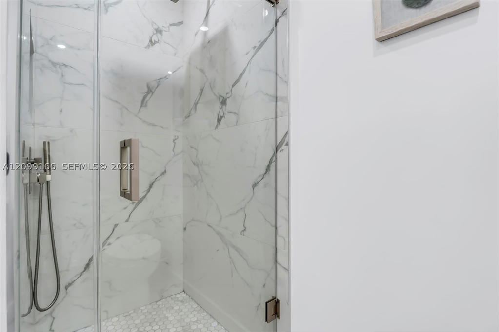 Real estate property located at 3321 Simms St #13B, Broward, Hollywood Gardens Condomi, Hollywood, FL