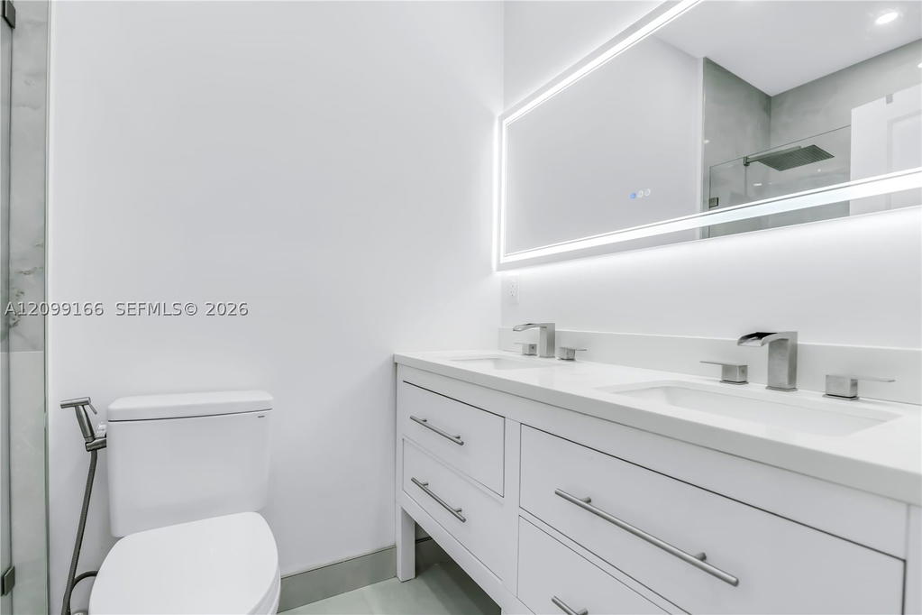 Real estate property located at 3321 Simms St #13B, Broward, Hollywood Gardens Condomi, Hollywood, FL