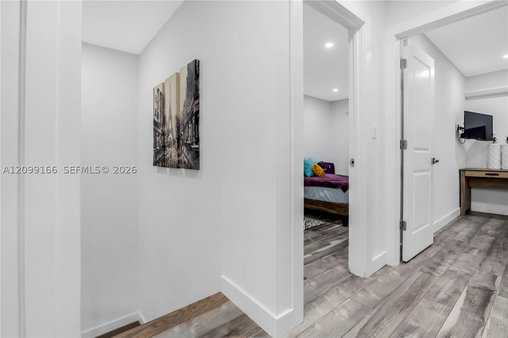 Real estate property located at 3321 Simms St #13B, Broward, Hollywood Gardens Condomi, Hollywood, FL