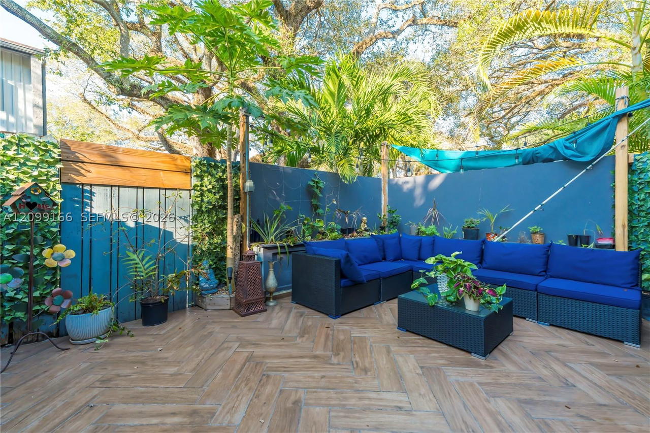 Real estate property located at 3321 Simms St #13B, Broward, Hollywood Gardens Condomi, Hollywood, FL