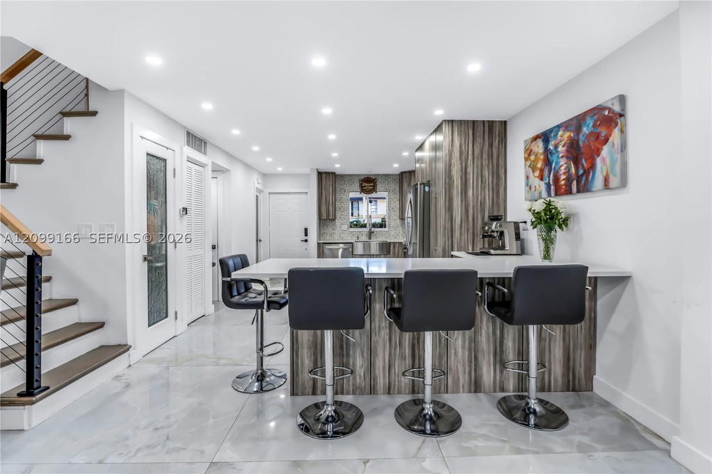 Real estate property located at 3321 Simms St #13B, Broward, Hollywood Gardens Condomi, Hollywood, FL