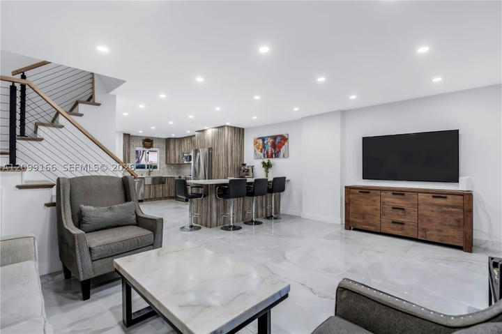 Real estate property located at 3321 Simms St #13B, Broward, Hollywood Gardens Condomi, Hollywood, FL