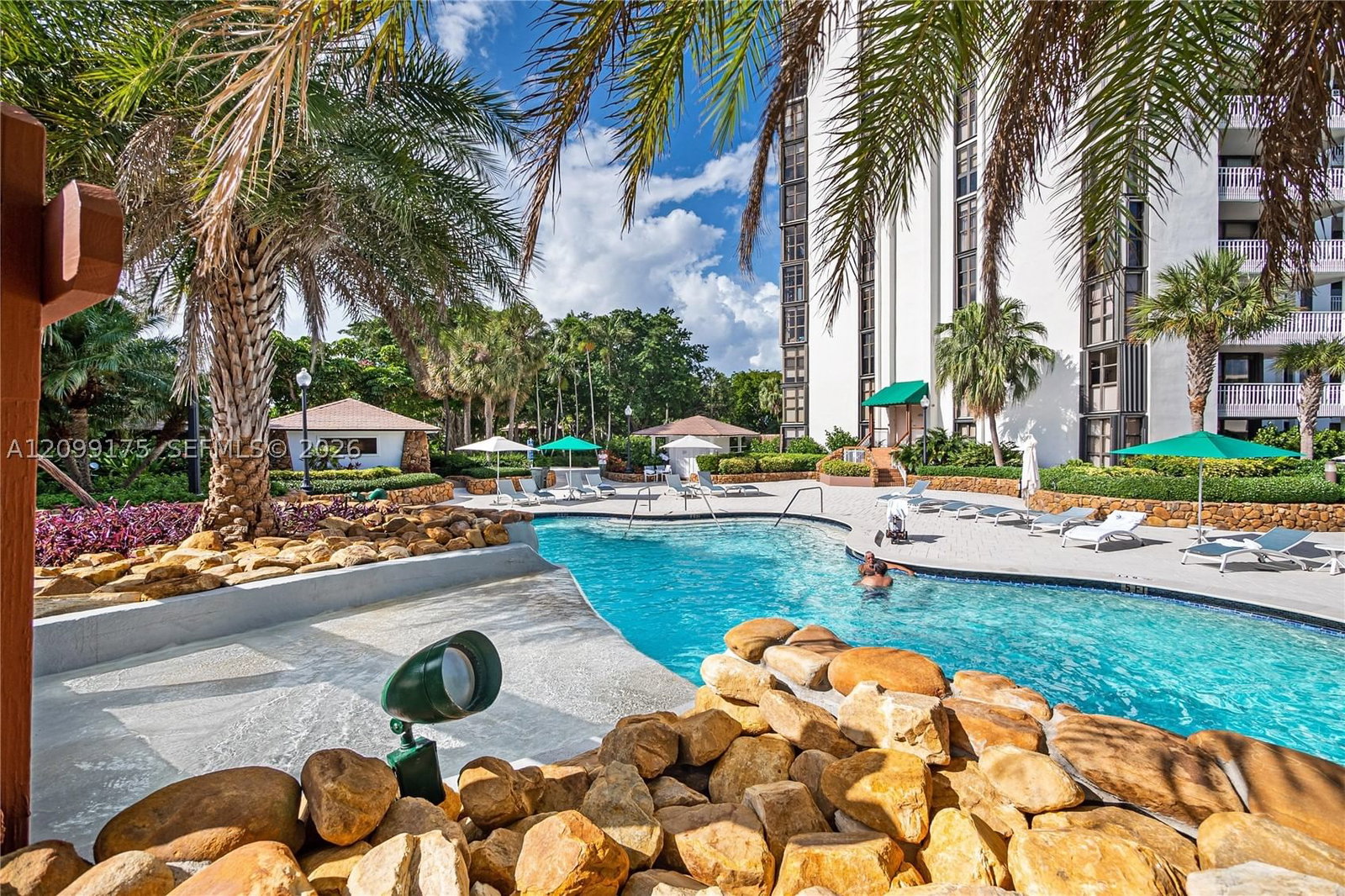 Real estate property located at 4000 Towerside Ter #2107, Miami-dade, The Towers Of Quayside Co, Miami, FL